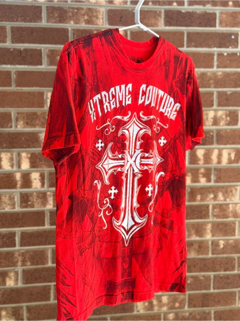 Xtreme Couture Cross Men’s Short Sleeve Shirt Size Medium